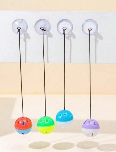 Balle élastique avec cloche pour chat IntiMeg.