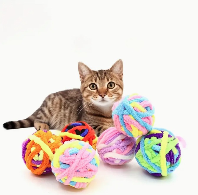 Balle de laine tricotées à la main pour chat Balle de laine tricotées à la main pour chat